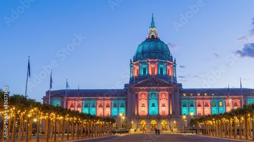 Sunset to night time lapse of the San Francisco City Hall