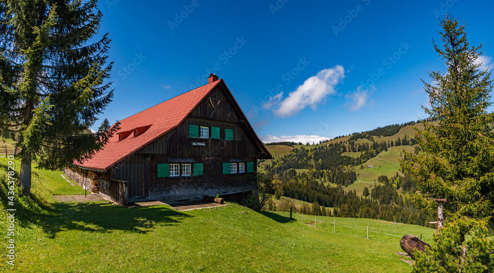 Mountain tour along the Alpenfreiheit premium trail near Oberstaufen Mountain tour along the Alpenfreiheit premium trail near Oberstaufen