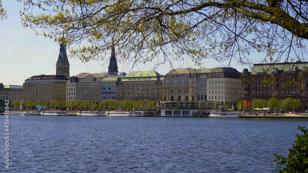 Naklejka premium The beautiful city center of Hamburg with Alster River lake - travel photography