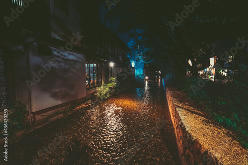 Canvas Print Japanese pagoda and Old houses at Kyoto