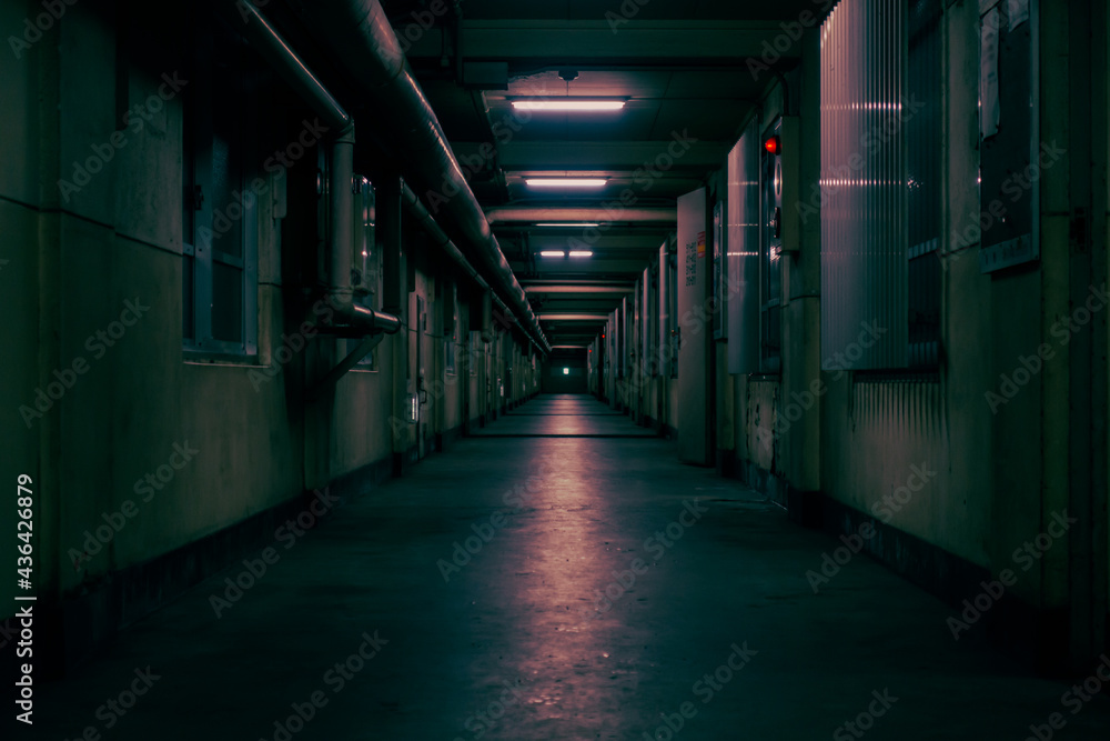 暗い不気味な廊下  アンダーグラウンドイメージ