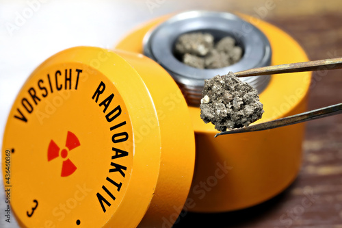 Obraz na plátně radioactive material in lead container