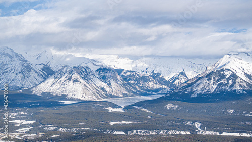 Mountains in Banff national park covered in snow © primestockphotograpy