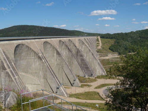 Manic-2 hydroelectric dam in Quebec