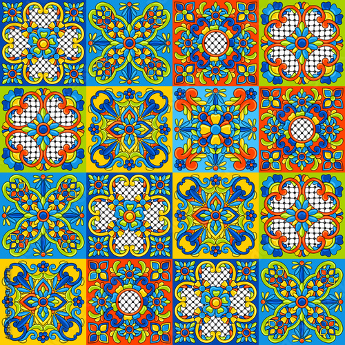 Mexican talavera ceramic tile seamless pattern. Decoration with ornamental flowers. Background with mexican talavera pattern. Decoration with ornamental flowers.