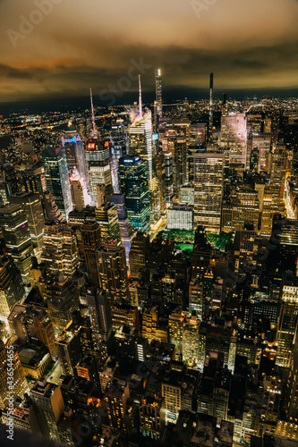 city at night  new york city at night  manhattan skyline