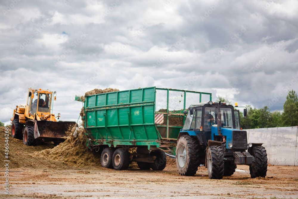 Agricultural machinery for harvesting silage. Agricultural machinery for harvesting silage.