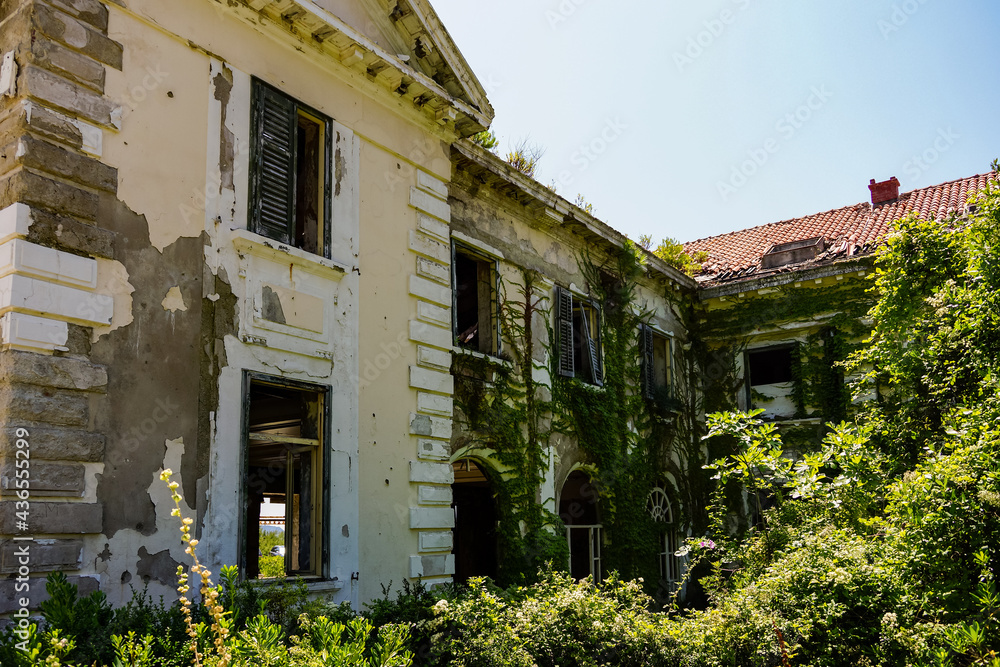 Croatia, The Abandoned Hotels of Kupari. Hotel burned and destroyed during the Croatian War of Independence Croatia, The Abandoned Hotels of Kupari. Hotel burned and destroyed during the Croatian War of Independence