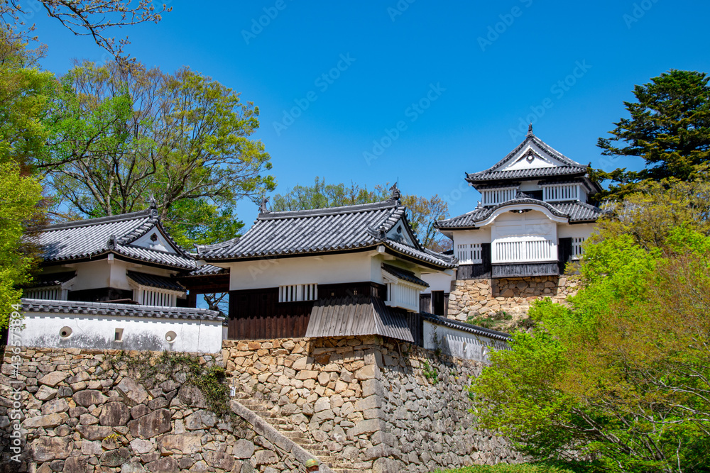 備中松山城の二の丸から本丸を望む 岡山県高梁市 Bicchu-Matsuyama-jyo, Japanese medieval mountain castle, Takahashi city, Okayama pref. Japan. 備中松山城の二の丸から本丸を望む 岡山県高梁市 Bicchu-Matsuyama-jyo, Japanese medieval mountain castle, Takahashi city, Okayama pref. Japan.