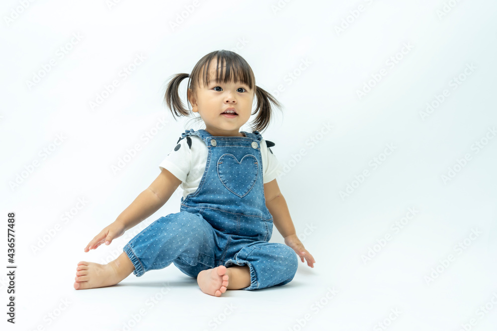かわいい二歳児の女の子 Stock Photo Adobe Stock