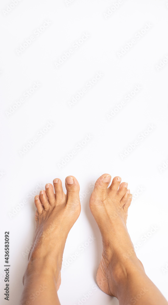 The gestures of the feet and fingers of the person who are showing The gestures of the feet and fingers of the person who are showing