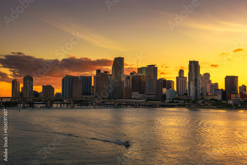 Sunset above Downtown Miami Skyline and Biscayne Bay © Nick Fox