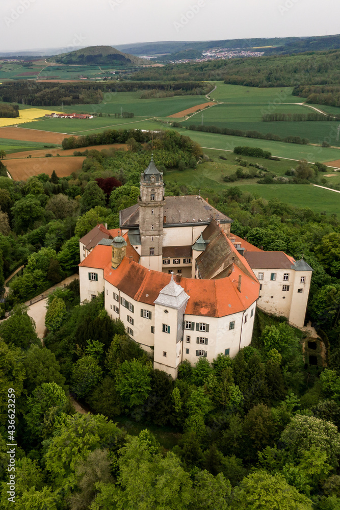 Panorama mit Drohne von Schloss Baldern in Bopfingen im  Sommer