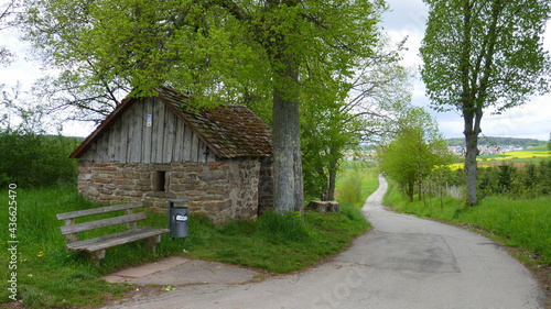 Vászonkép Welsches Häusle am Waldenserweg in Calw