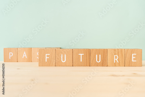 未来｜「FUTURE」と書かれた積み木 photo