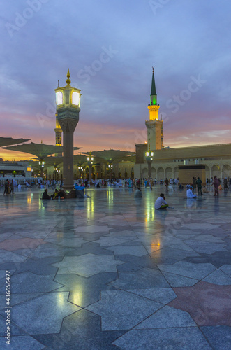 Mind-Blowing shots of Masjid al Nabawi
 photo