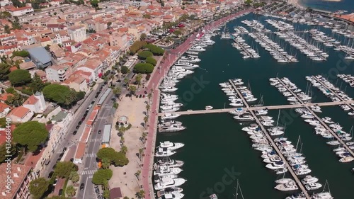 Flight from the port to Bandol city center