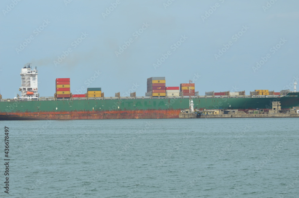 Obraz premium container cargo freight ship