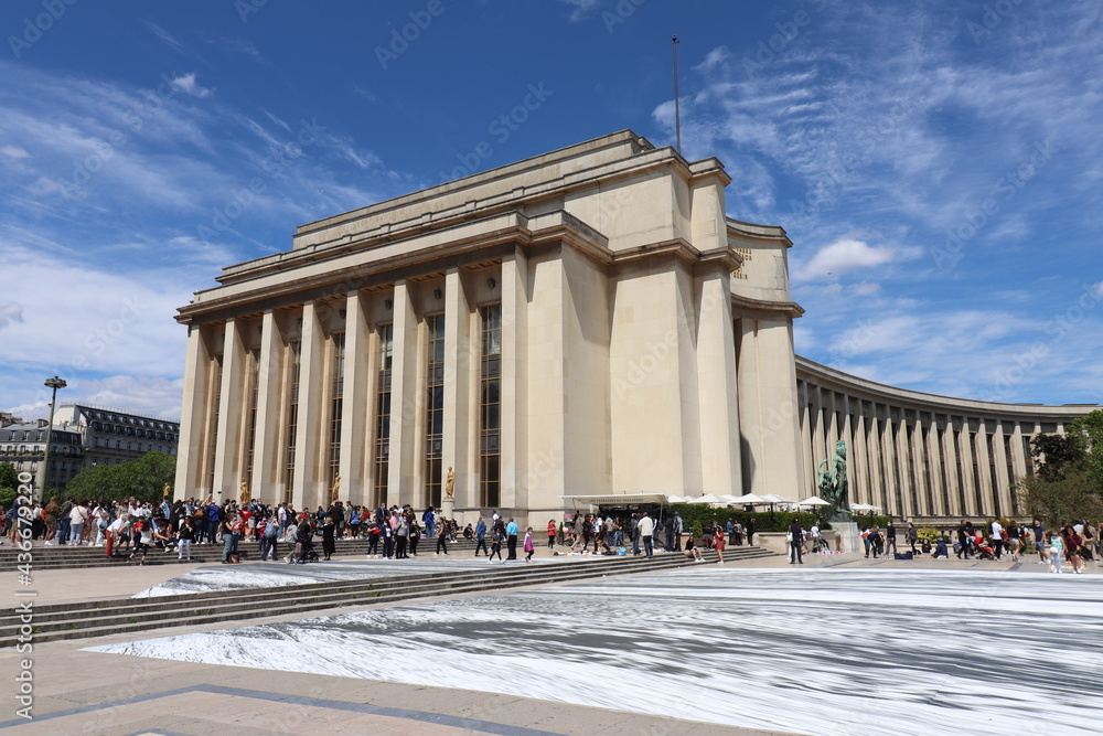 Naklejka premium Le Trocadero et la place du Trocadero, ville de Paris, France