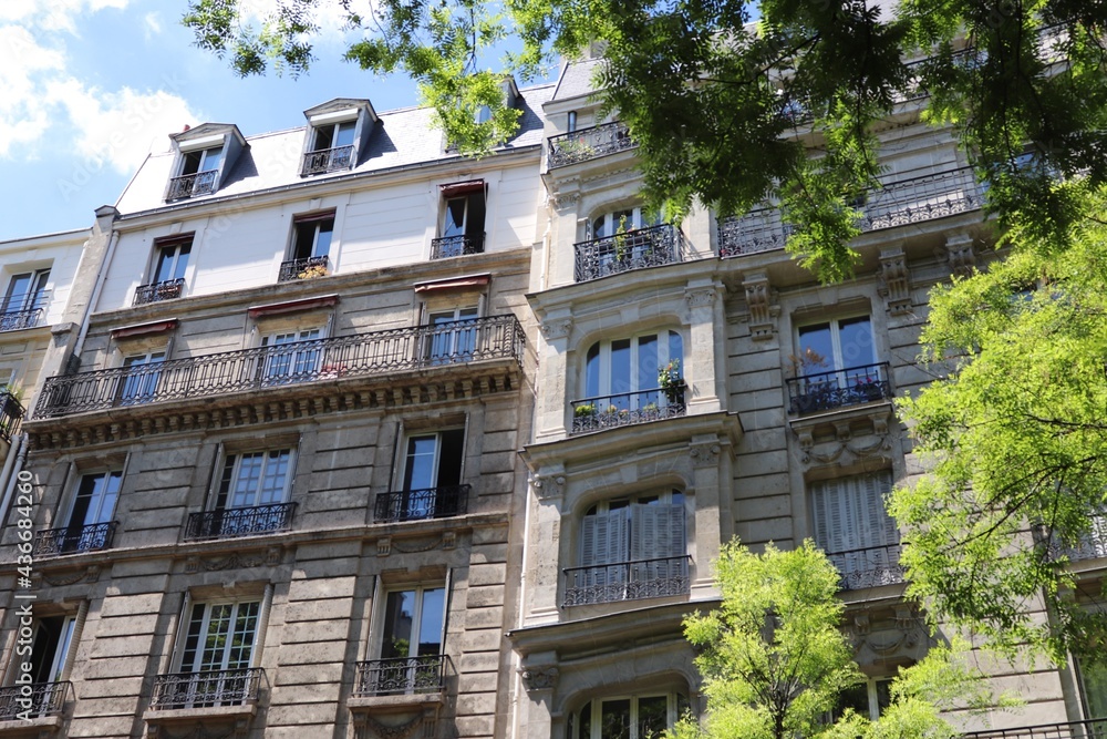 Immeuble parisien typique, vu de l'extérieur, ville de Paris, France