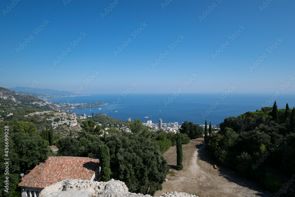 Fototapeta premium La Turbie village de la Côte d'Azur, surplombant Monaco. 