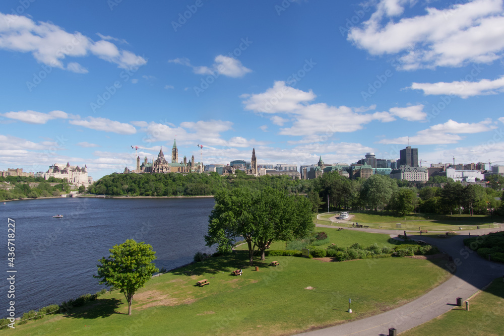 Fototapeta premium City scape on a sunny day