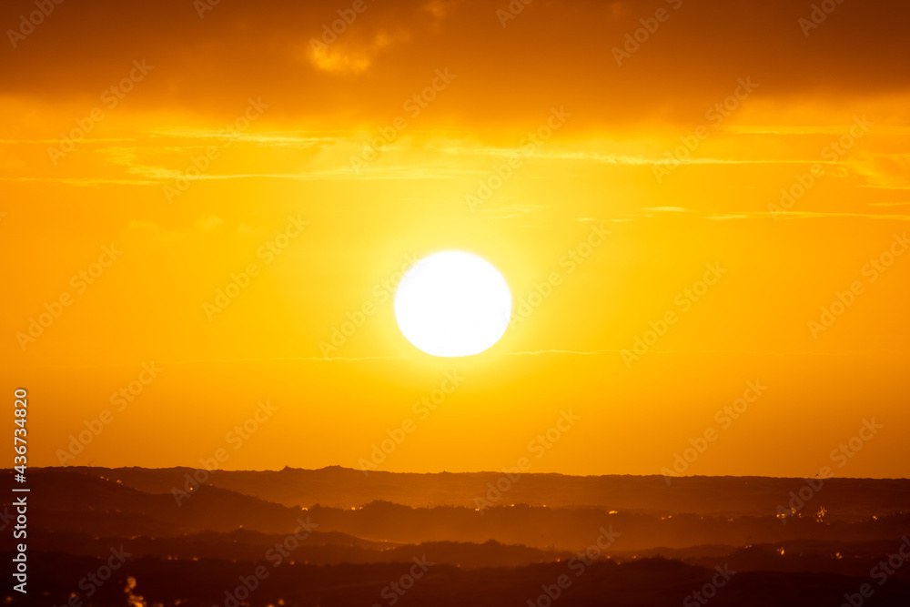 Fototapeta premium Sol visto doda beira da praia