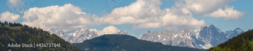 Wilder Kaiser mit Wolken Panorama