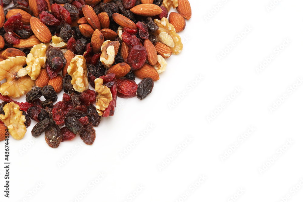 白背景のミックスナッツ