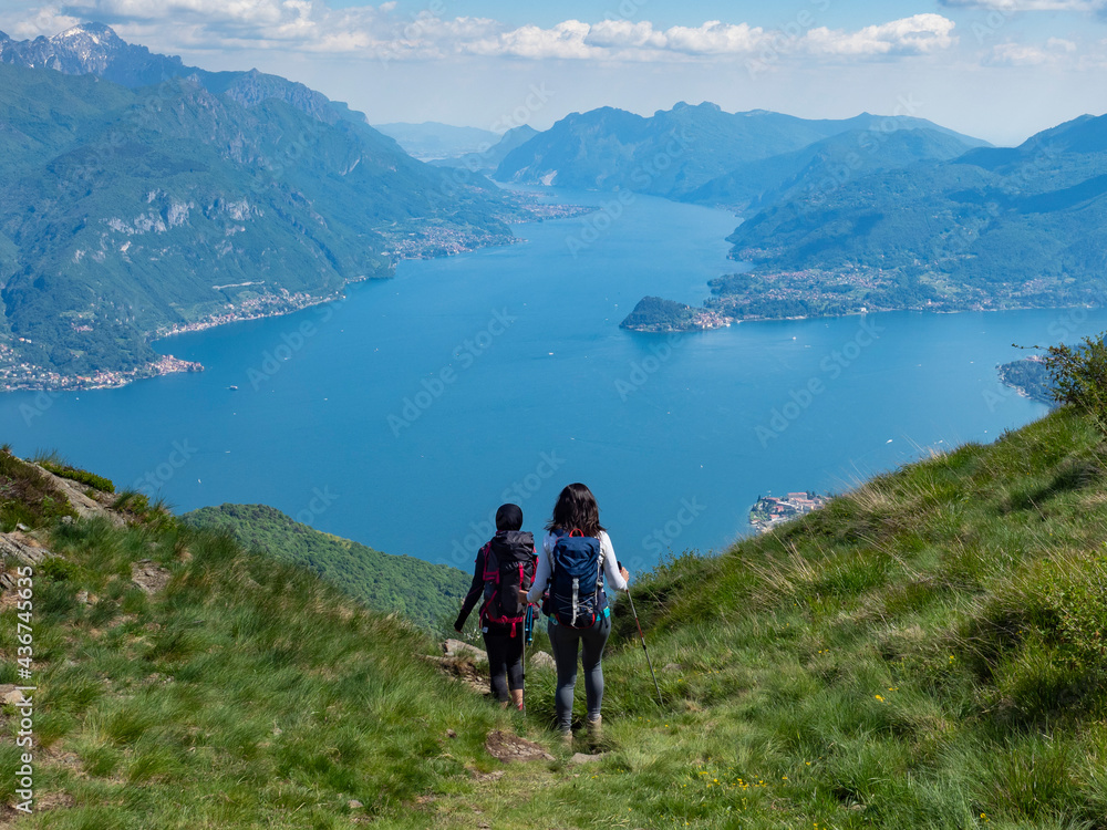 Fototapeta premium Trekking scene on Lake Como alps