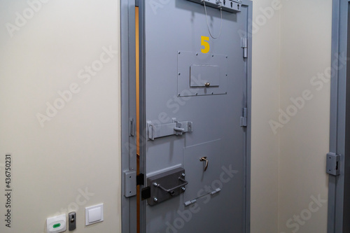 Φωτογραφία The door of a prison or detention center