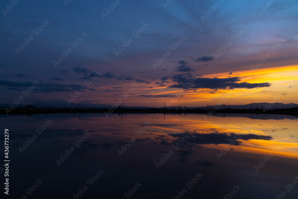 Obraz premium 夕焼けとリフレクション