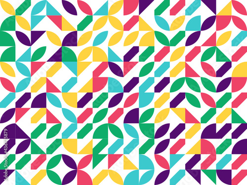 Patrón de formas geométricas de colores sobre fondo blanco