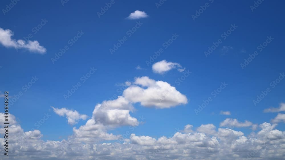 Sunny blue sky with light clouds. Beautiful clouds flying in the air. Time-lapse. Atmospheric weather phenomena. 4K
Sunny blue sky with light clouds. Beautiful clouds flying in the air. Time-lapse. Atmospheric weather phenomena. 4K