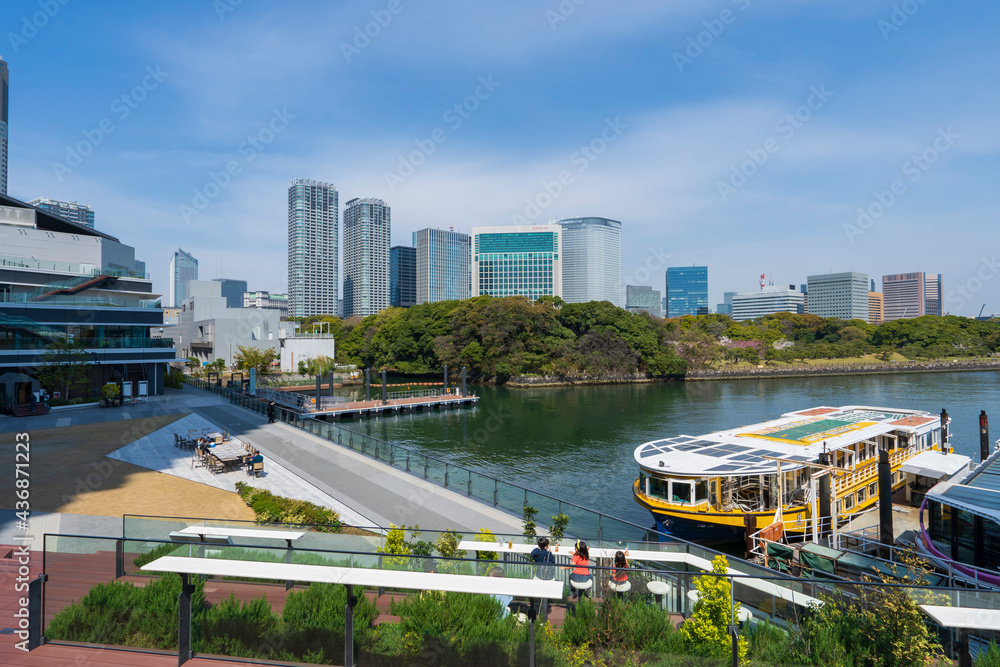 【東京都】都市風景 ウオーターズ竹芝と水辺の景観