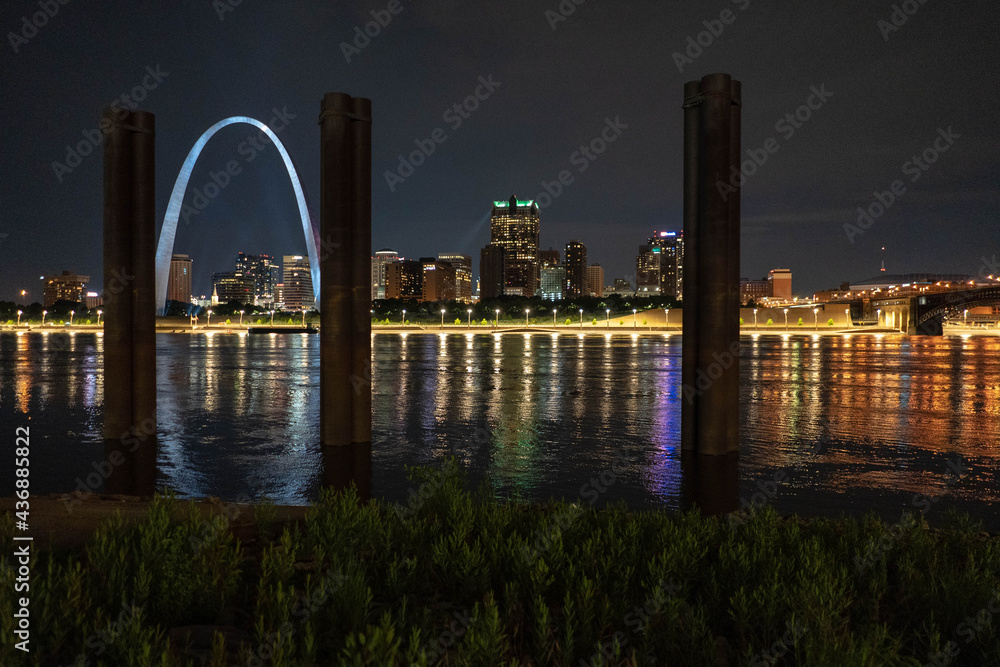 Saint Louis, MO night time skyline
