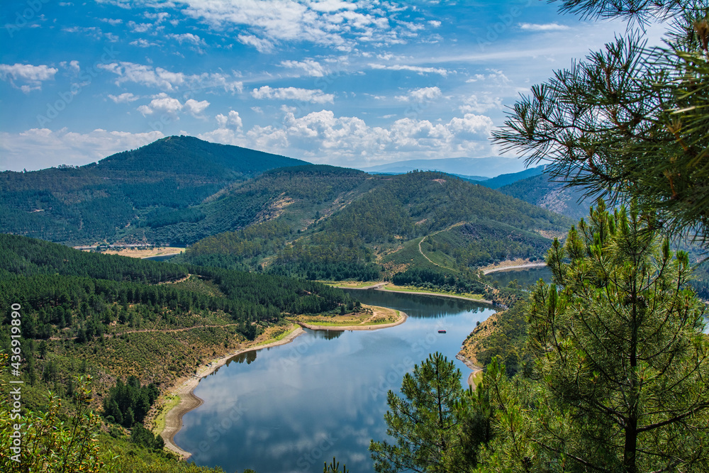 Obraz premium Meandro De Melero, Located In Extremadura Spain. Landscape Of Nature And The Alagón River.