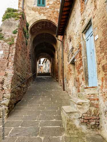 Fototapeta Naklejka Na Ścianę i Meble -  Peccioli, Toscana