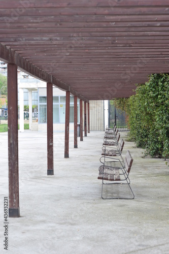 Parque, bancos y soledad