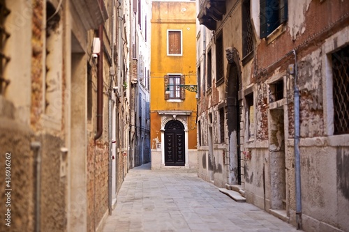 buildings in the little alleys of venice