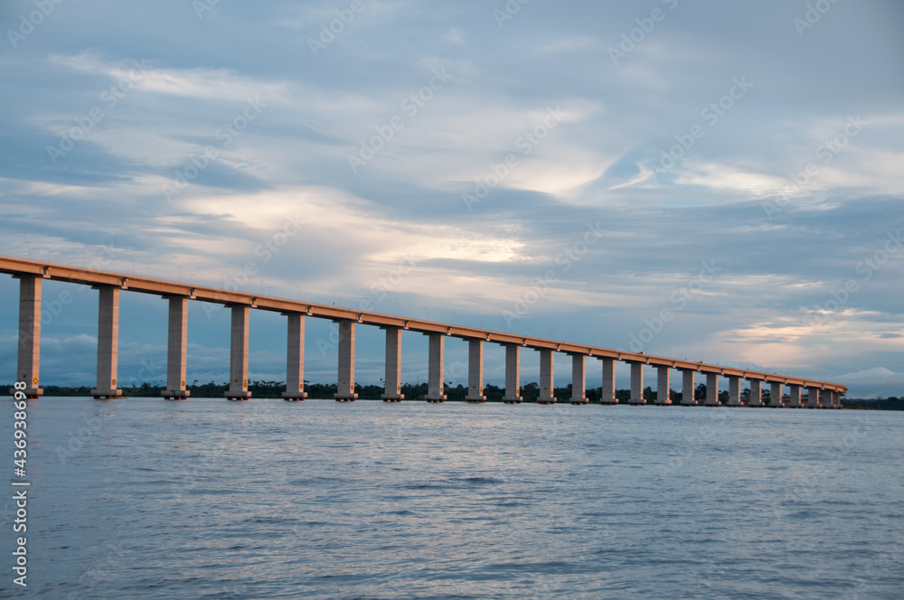Ponte Ponte Jornalista Phelippe Daou, conhecida como ponte Rio Negro em Manaus no Norte do Brasil no estado do Amazonas. 