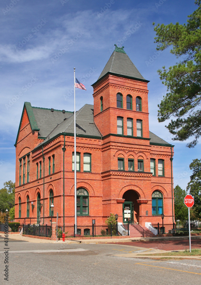 Obraz premium Historic Buildings in Rural Small Texas Town Jefferson TX