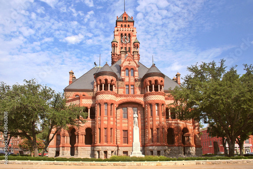 Ellis County Courthouse located in Waxahachie, TX photo