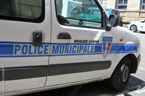 Canvas-taulu Détail d'un véhicule de brigade canine de la police municipale française