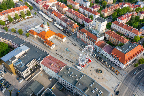 Białystok, widok z lotu ptaka na Ratusz, Rynek Kościuszki i koło widokowe photo