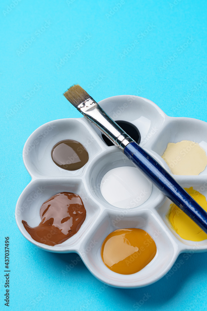 梅皿の絵の具と筆 梅皿の絵の具と筆