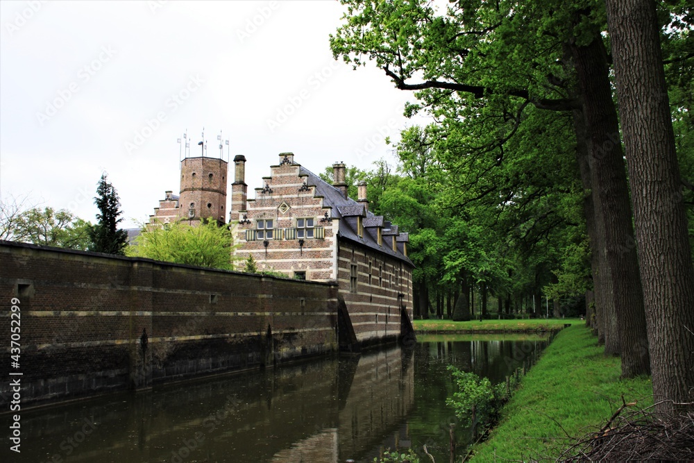 Obraz premium castle on the river