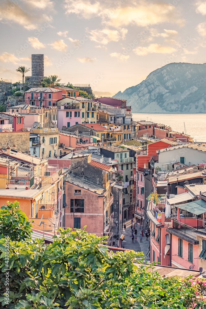 Obraz premium Vernazza village in Cinque Terre national park at sunset, Italy