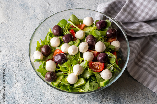 Purslane salad with cheese ...
