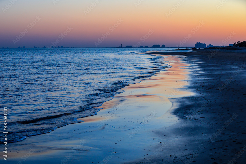Obraz premium Coastal natural scenery in the evening, North China